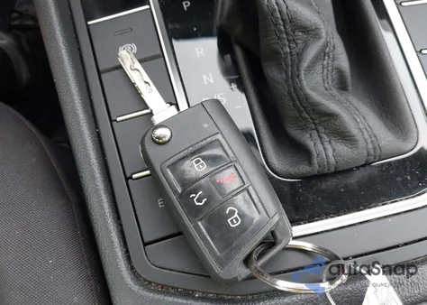 2019 Volkswagen Jetta 1.4T R-Line/1.4T S/1.4T Se из США, поврежденный, VIN 3VWC57BU0KM048991